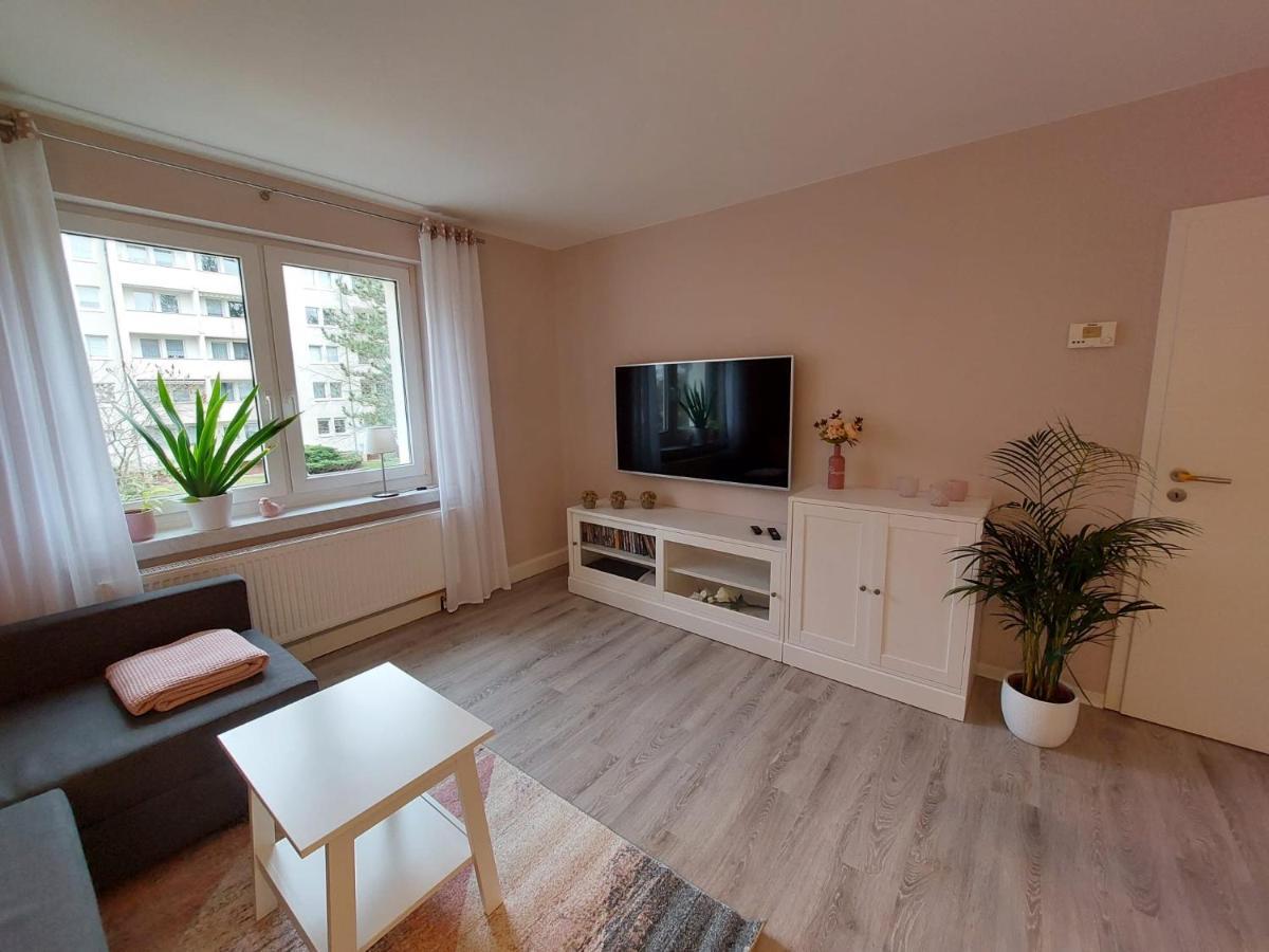 Helles Modern Eingerichtetes Apartment Halle  Exteriör bild