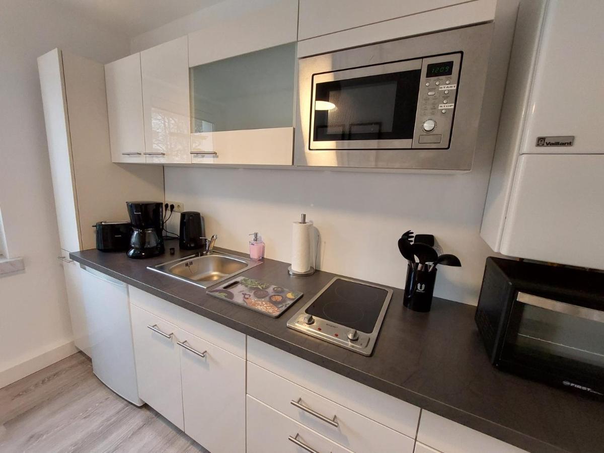 Helles Modern Eingerichtetes Apartment Halle  Exteriör bild